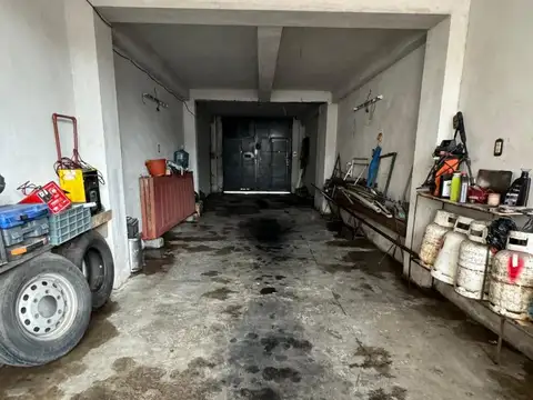 Casa en Venta con 8 cocheras