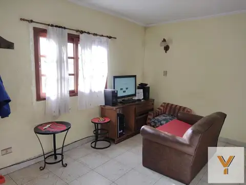 Casa en venta - 2 Dormitorios 1 Baño - Tolosa