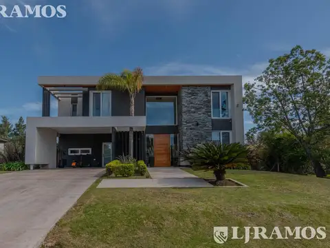 Casa 10 ambientes con 3 baños