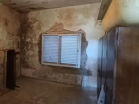 Casa 5 ambientes con 1 baño