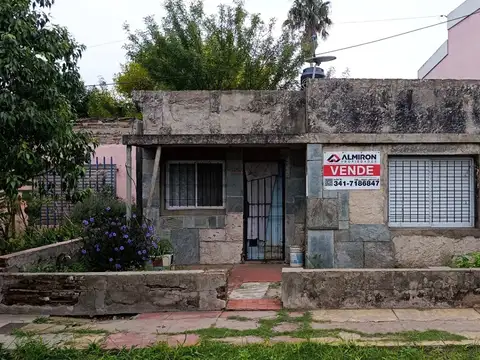 Venta | Casa | 2 Dormitorios | A reciclar | Fray Luis Beltrán | Bo. Club Nautico