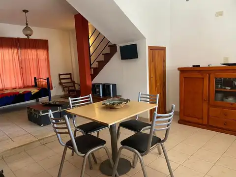 Casa en Venta con 3 cocheras