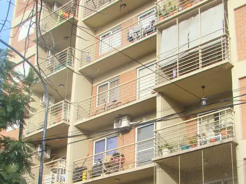 BAHIA BLANCA 250 SUP.35 M2,CONTRAFRENTE,DIVISIBLE,14 AÑOS,,BALCON,LUMINOSO, BAÑO COMPLETO,