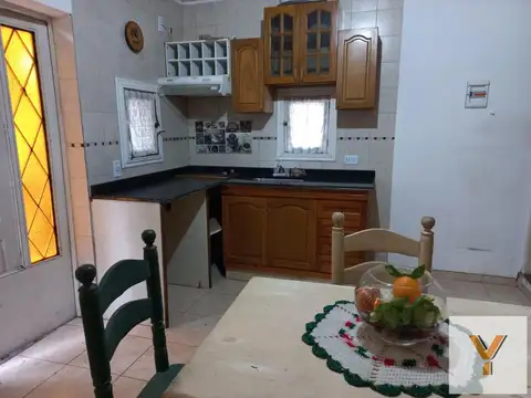 Casa 7 ambientes con 4 baños