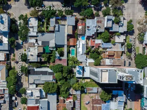 Casa 7 ambientes con 2 baños