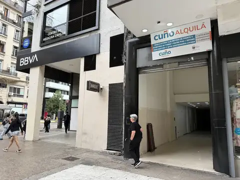 Peatonal Florida esquina Av Córdoba - el 1er local de la cuadra!