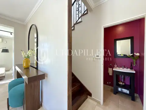 Casa en Venta con 5 cocheras