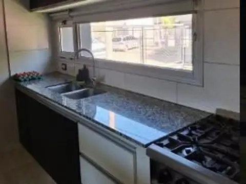 Hermosa casa de 3 dormitorios en Cipolletti - APTA CREDITO.