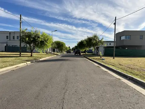 Lote c/ ESCRITURA 10x32,57 mts | Barrio Altos de Lacroze 487 e/ 133 y 134 - J. Gorina