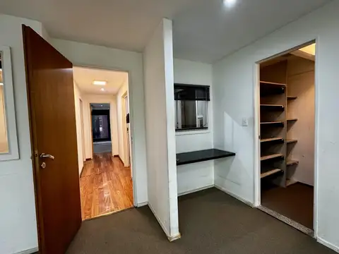 Oficina en Venta al Este