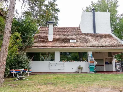 Los Troncos CC. Casa en Venta 4 ambientes en Pilar.