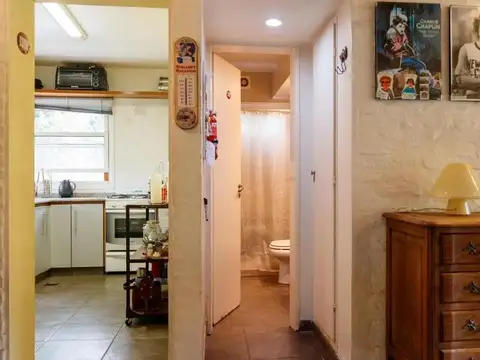 Casa 4 ambientes con 2 baños