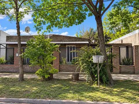 VENTA CASA CON AMPLIO TERRENO EN ACEBAL