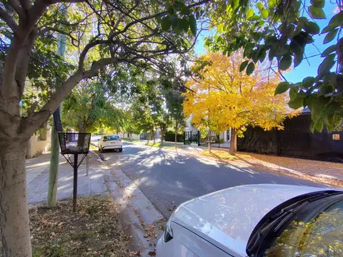 Casa en Venta con 5 cocheras