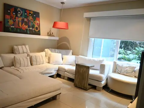 Casa 6 ambientes con 4 baños