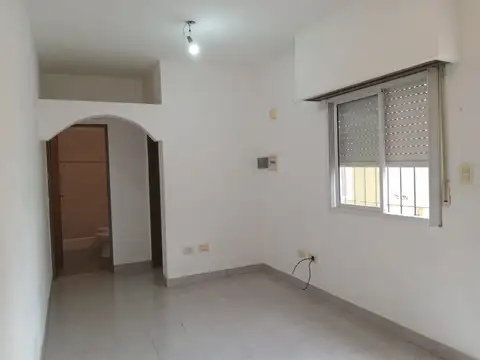 DOS AMBIENTES CON PATIO EN ALQUILER EN BELLA VISTA