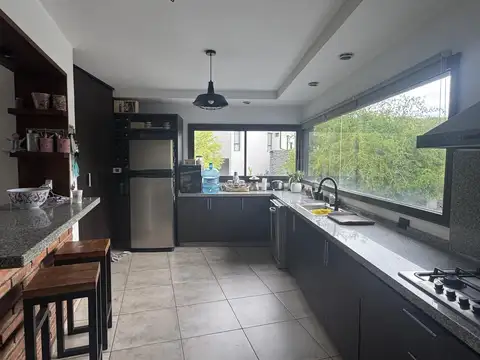 Casa en Venta en El Rodeo, USD 400.000