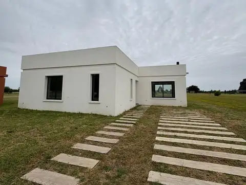 CASA EN VENTA A ESTRENAR LA FEDERALA, LOBOS
