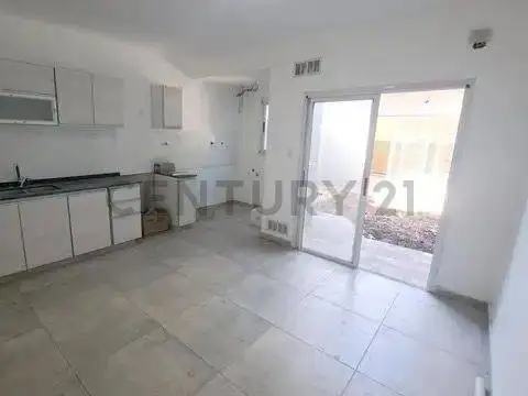 Casa en Venta en Temperley, USD 145.000