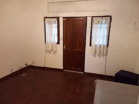 Depto Tipo Casa en Alquiler de 1 dormitorio