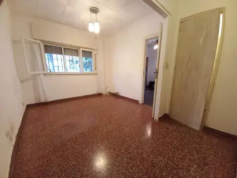 Depto Tipo Casa en Alquiler 40 años