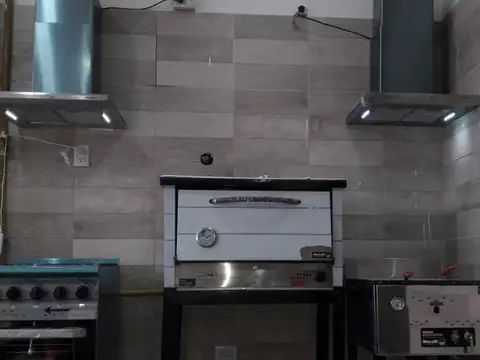 AV HIPOLITO YRIGOYEN 3000