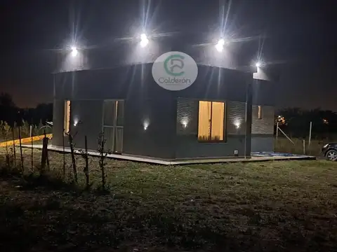 Casa 2 ambientes con 1 baño