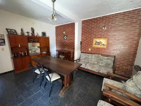 CASA 3 DORMITORIOS + DEPTO 2 DORM | BARRIO LOS BOULEVARES