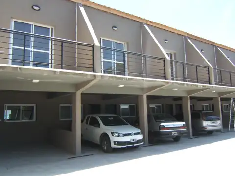 Duplex 1 Dorm con Garage y jardín privado
