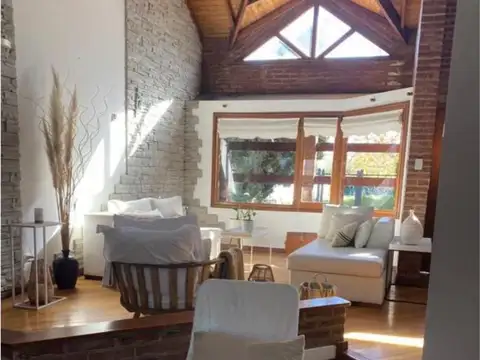 Alquiler Chalet 4 amb. Barrio San Carlos