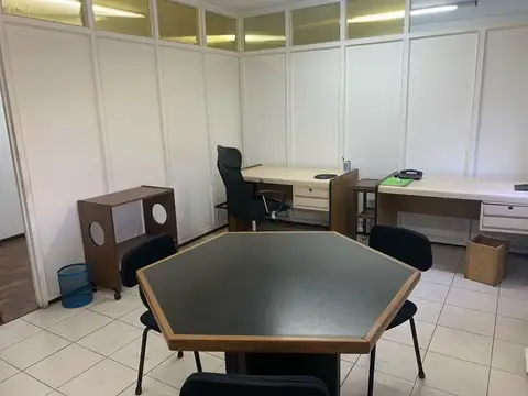 Oficina en Venta con 1 cochera