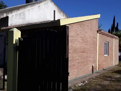 Casa 3 ambientes con 2 baños