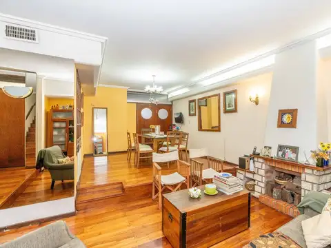 Casa 7 ambientes + jardin + patio + quincho + coch