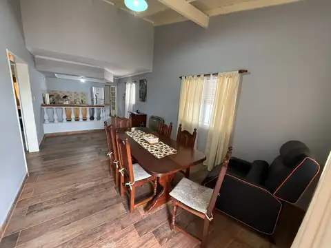 Casa 3 ambientes con 1 baño