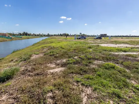 Aguadas Lake, Barrio cerrado Funes