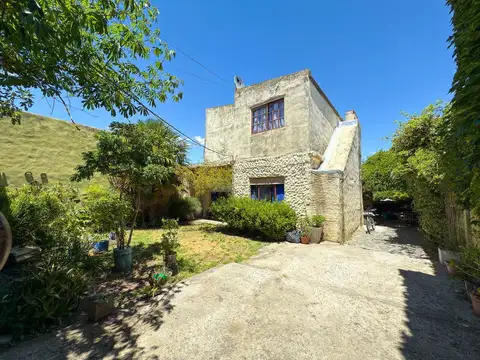 LOTE EN VENTA CON DOS VIVIENDAS  Ideal inversión