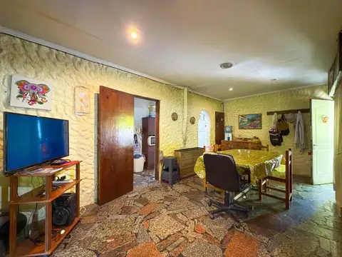 LOTE EN VENTA CON DOS VIVIENDAS  Ideal inversión