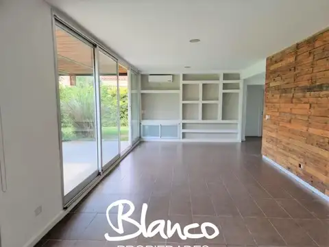 Pilar del Este - Los Jazmines -