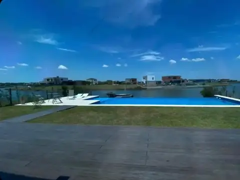 Casa en Alquiler de 4 dormitorios