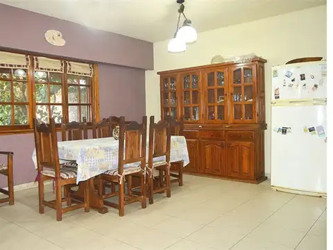 Casa 6 ambientes con 3 baños