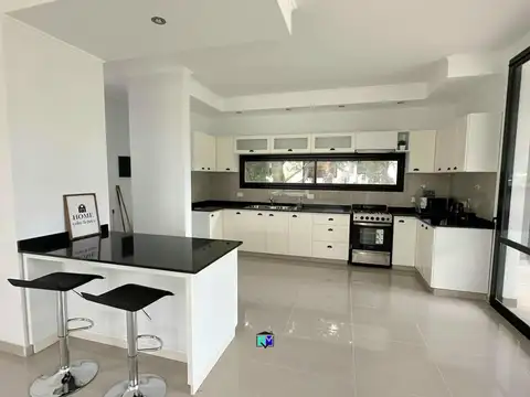 Casa en venta a estrenar ubicada en barrio privado