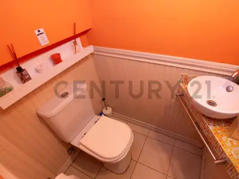 Depto Tipo Casa en Venta con 1 cocheras