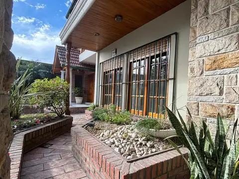 Casa en Alquiler en Morón Sur, $ 2.300.000