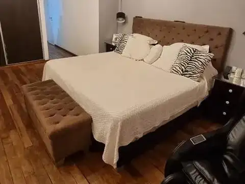 Casa 8 ambientes con 4 baños