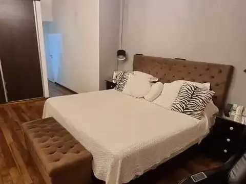 Casa 8 ambientes con 4 baños