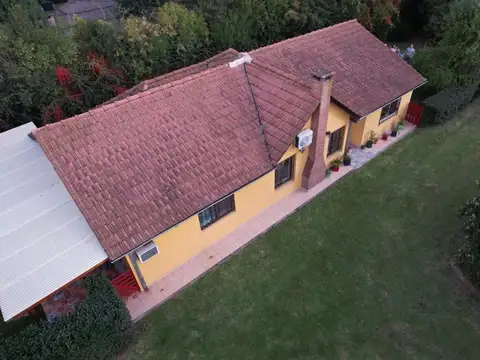 Casa en Alquiler con 1 cochera