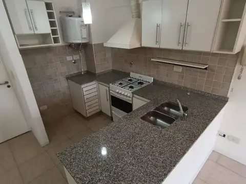 Departamento en Alquiler en Haedo, $ 380.000