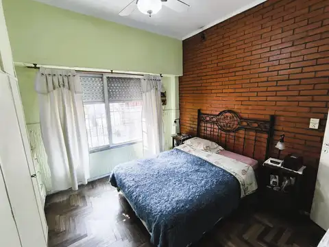 Casa 6 ambientes con 2 baños