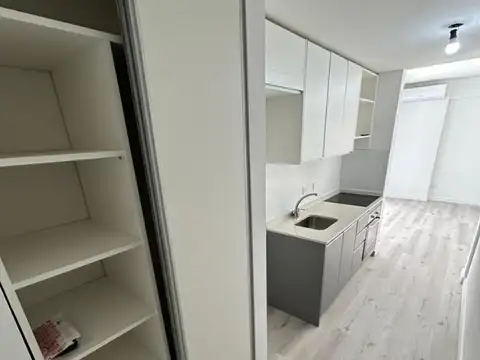 Directorio 2100, Piso 6