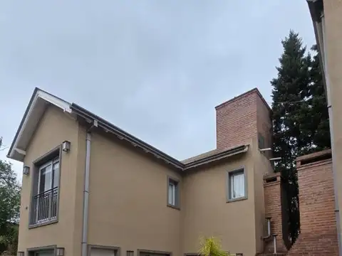 Depto Tipo Casa en Alquiler de 2 dormitorios